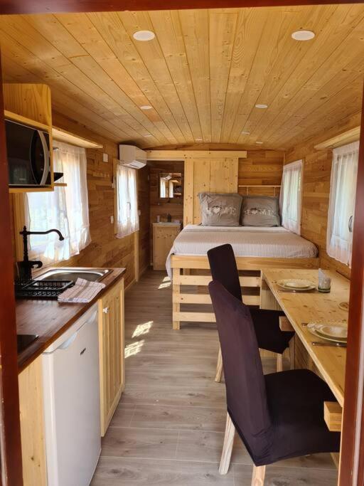 Tiny House Roulotte Villa Cuges-les-Pins Luaran gambar